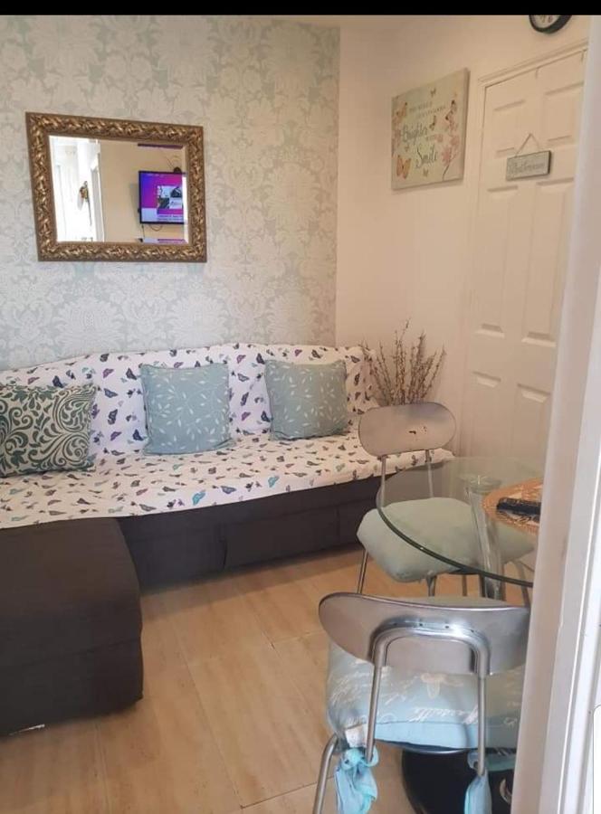 Marahanata Jadwin 1 Beautiful Apartment 1 Bedroom Flat Londra Esterno foto