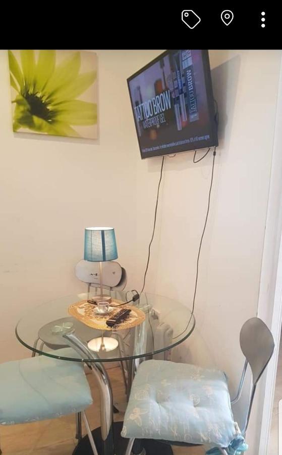 Marahanata Jadwin 1 Beautiful Apartment 1 Bedroom Flat Londra Esterno foto