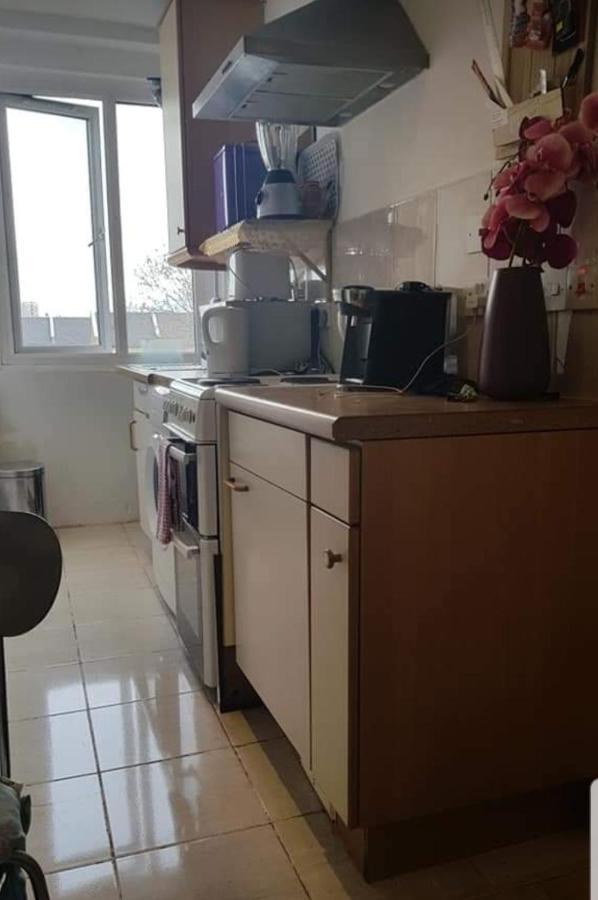 Marahanata Jadwin 1 Beautiful Apartment 1 Bedroom Flat Londra Esterno foto